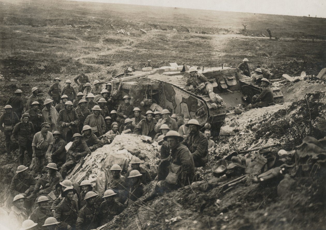 Virallinen valokuva otettu länsirintamalla ?D 1641. Yksi tankkeistamme Flersissä.?, 1916 tekijältä Unknown