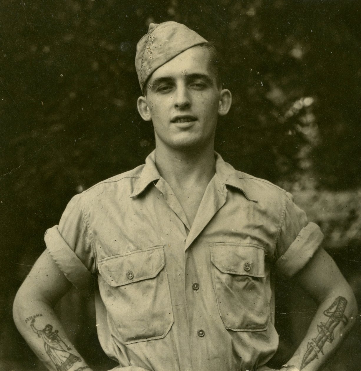Tatuoitu amerikkalainen sotilas, n. 1941 tekijältä Unknown