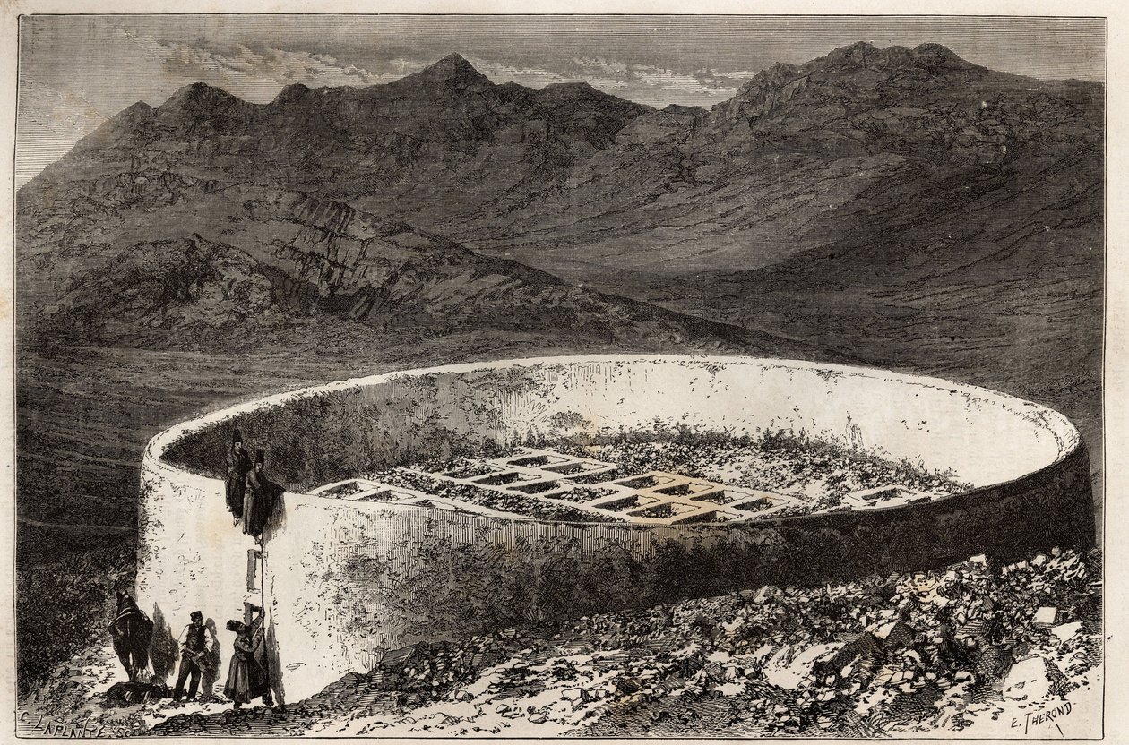 Guebra (tai Zoroastrian) hautausmaa Teheranin (Iran) lähellä, suuren tornin muotoinen, jonka ympärysmitta on 60 metriä ja korkeus 5 metriä; sisätilat on järjestetty makonnoituihin laatikoihin, joista jokainen toimii sisäänkäynninä holviin tai luut talletet tekijältä Unknown artist