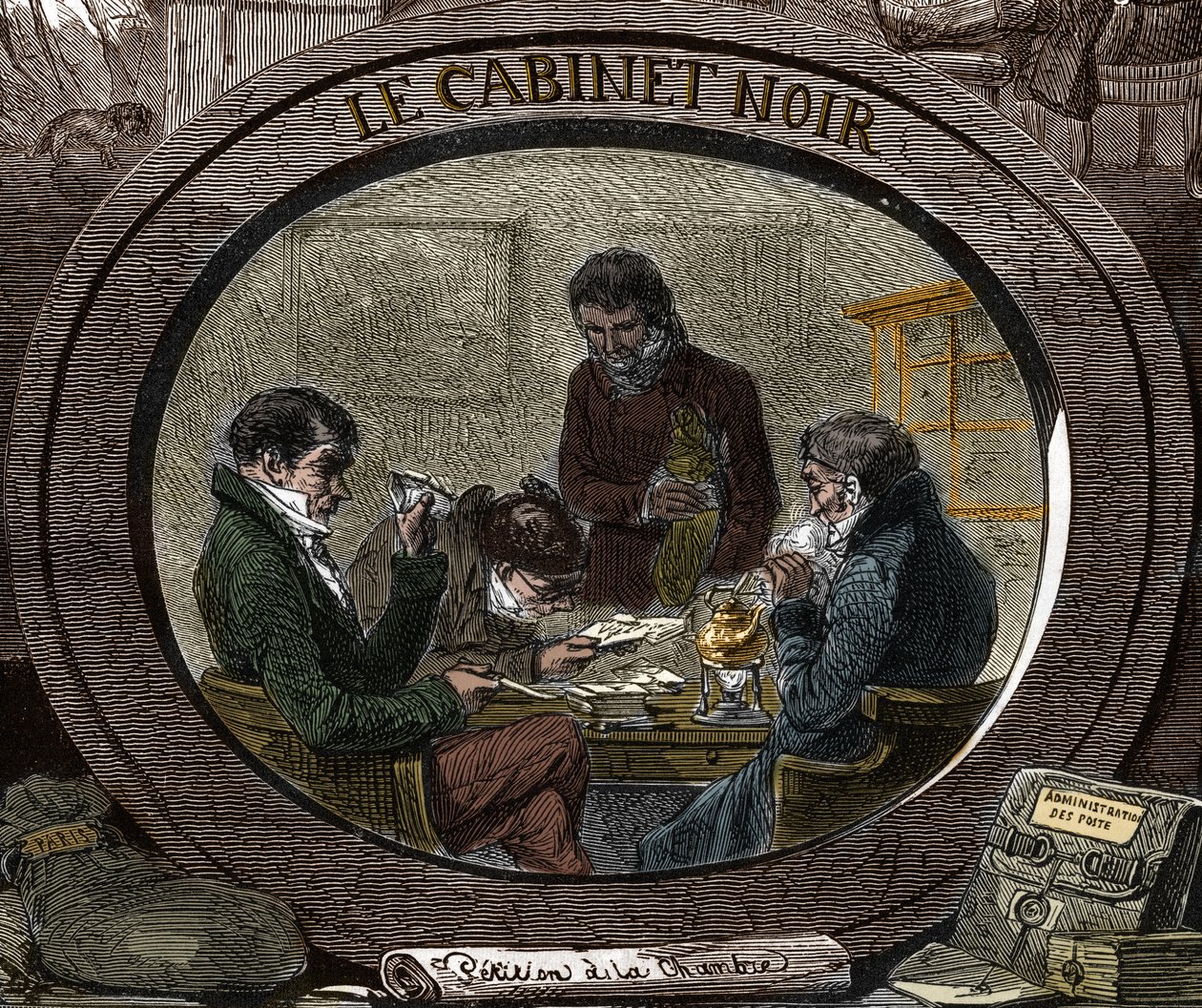 Sensuuri 1800-luvulla: Vanhan vallan aikana palvelun nimi on ”Black Cabinet”, joka vastaa yksityisen kirjeenvaihdon tarkastamisesta turvallisuussyistä. Kaiverrus 1800-luvulta. tekijältä Unknown artist