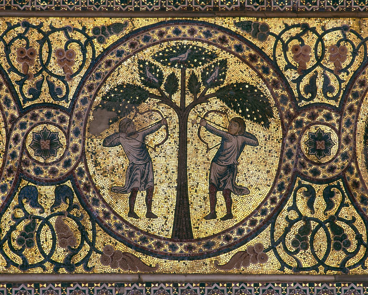Kuninkaallisen metsästyksen mosaiikki (lähikuva), Fountain Room, 1165-67 tekijältä Unknown