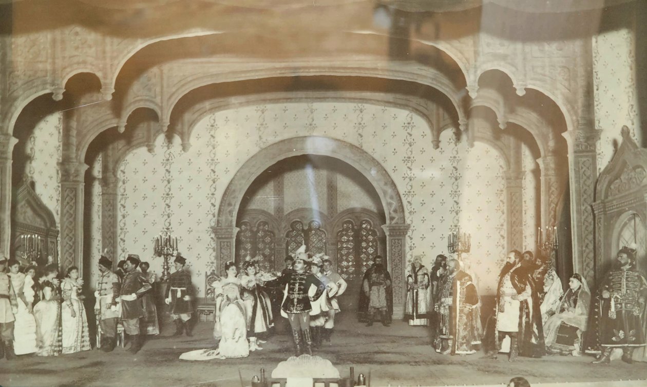 Kohtaus teatterin teoksesta "le Faux Dmitri" Alexandre Nikolajevitš Ostrovski (1823-1926). Teatteri Maly de Moscou. Photographie, annees 1870. Valtion A. Bakhrushinin keskusmuseo, Moskova Kohtaus Alen teatterinäytelmästä "False Dmitriy". tekijältä Unknown artist