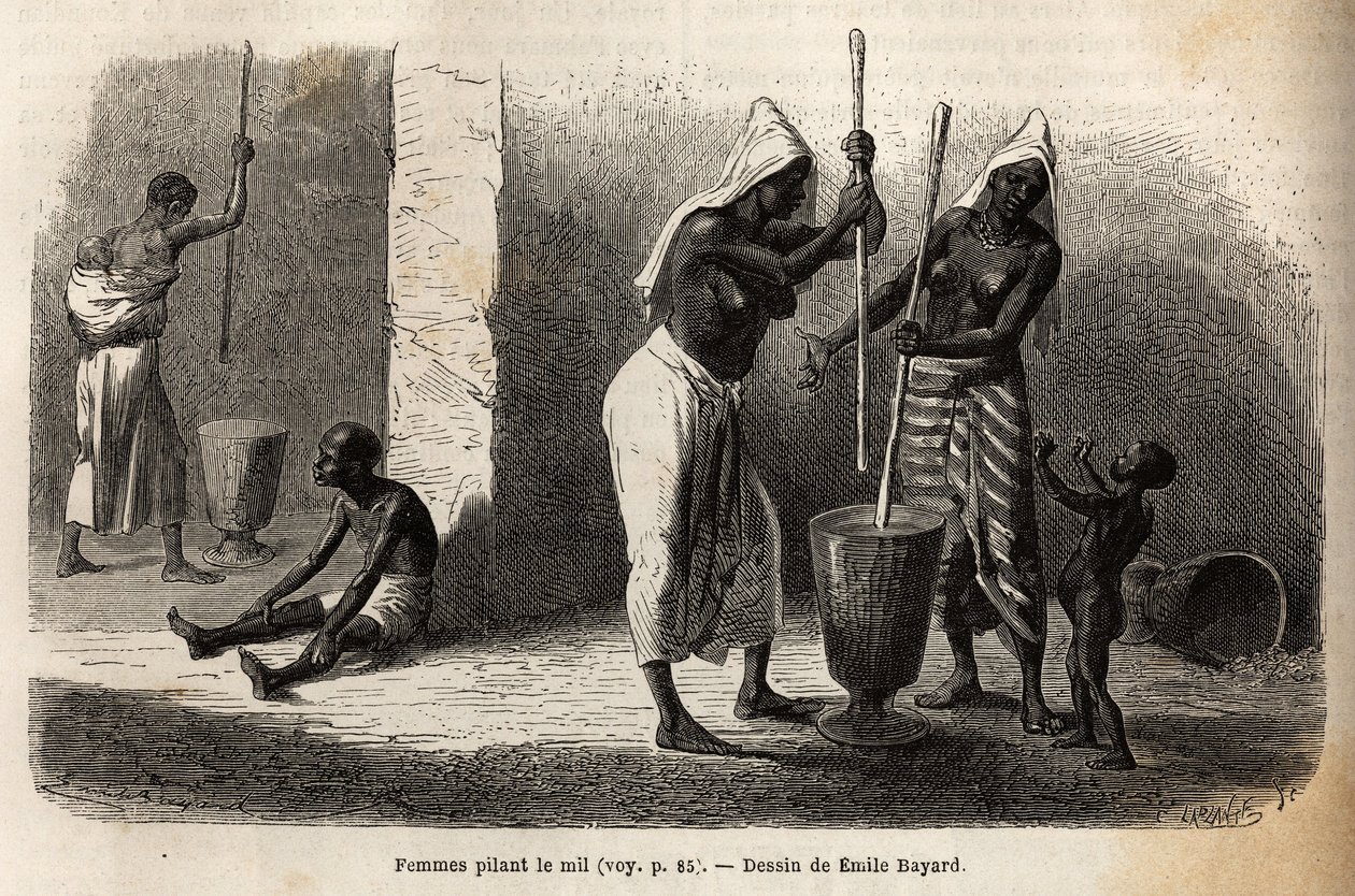 Arkielämän kohtaus: naiset jyskyttävät hirssiä Sekoussa (Niger), lasten ympäröimänä. Kaiverrus havainnollistamaan luutnantti (laivasto) M.Magen matkaa Länsi-Sudaniin vuosina 1863-1866, julkaistu "Le tour du monde, nouveau journal des voyages" -lehdessä, oh tekijältä Unknown artist