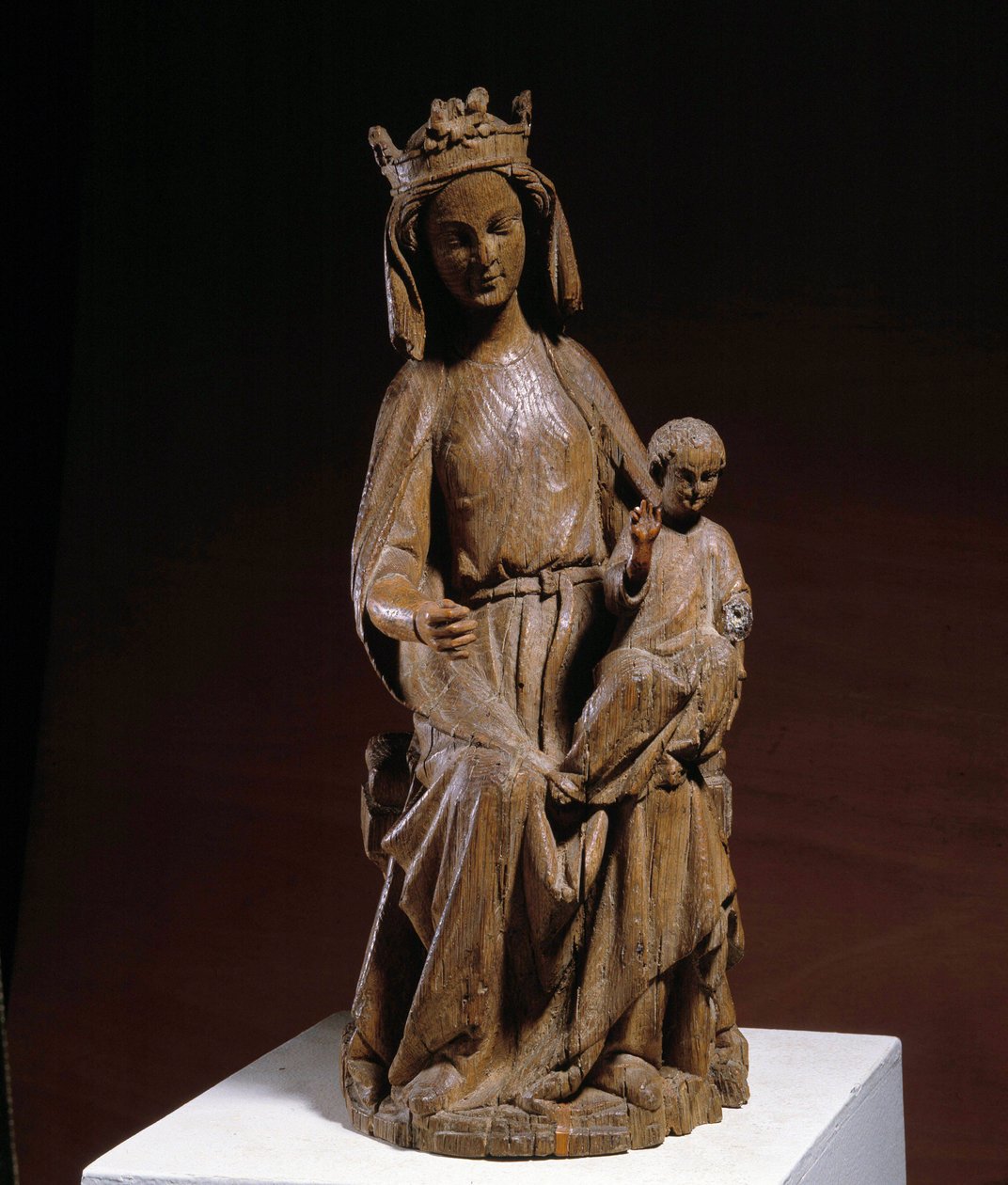 Neitsyt ja lapsi Puuveistos 1300-luvulta. Musee Vivenel, Compiegne tekijältä Unknown artist
