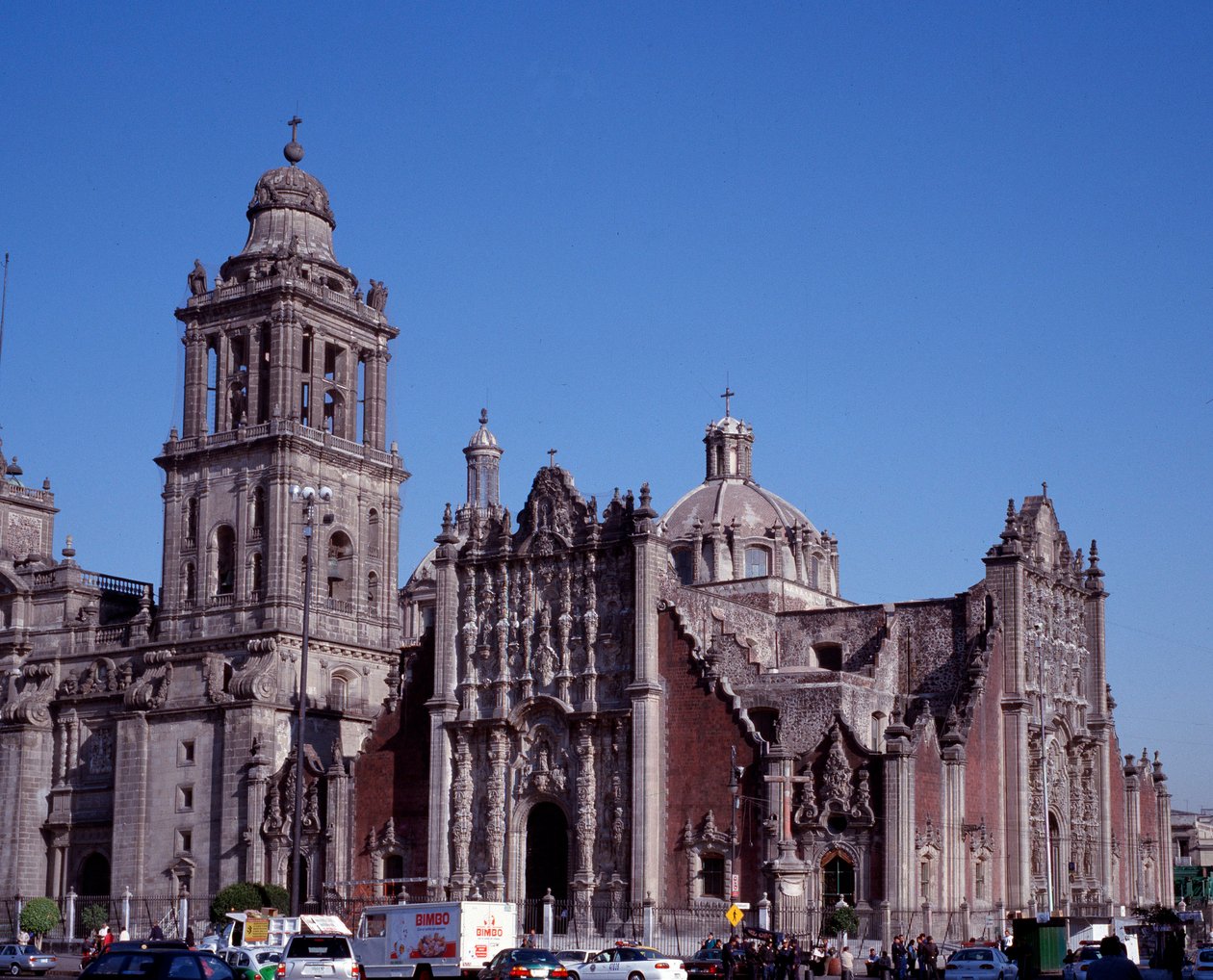 Barokkitide: näkymä Mexico Cityn Metropolitan katedraalille. 1700-luvun Meksiko. tekijältä Unknown artist