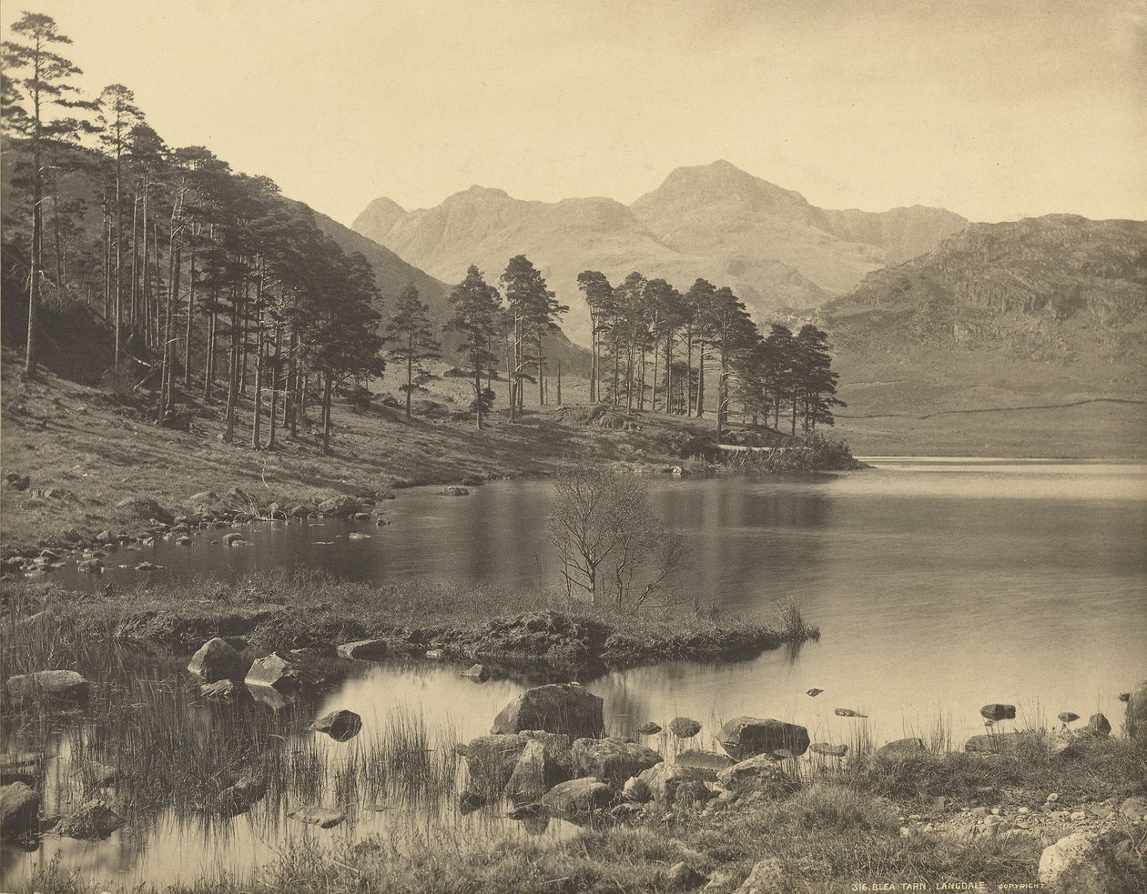 Blea Tarn, Langdale tekijältä Unknown artist