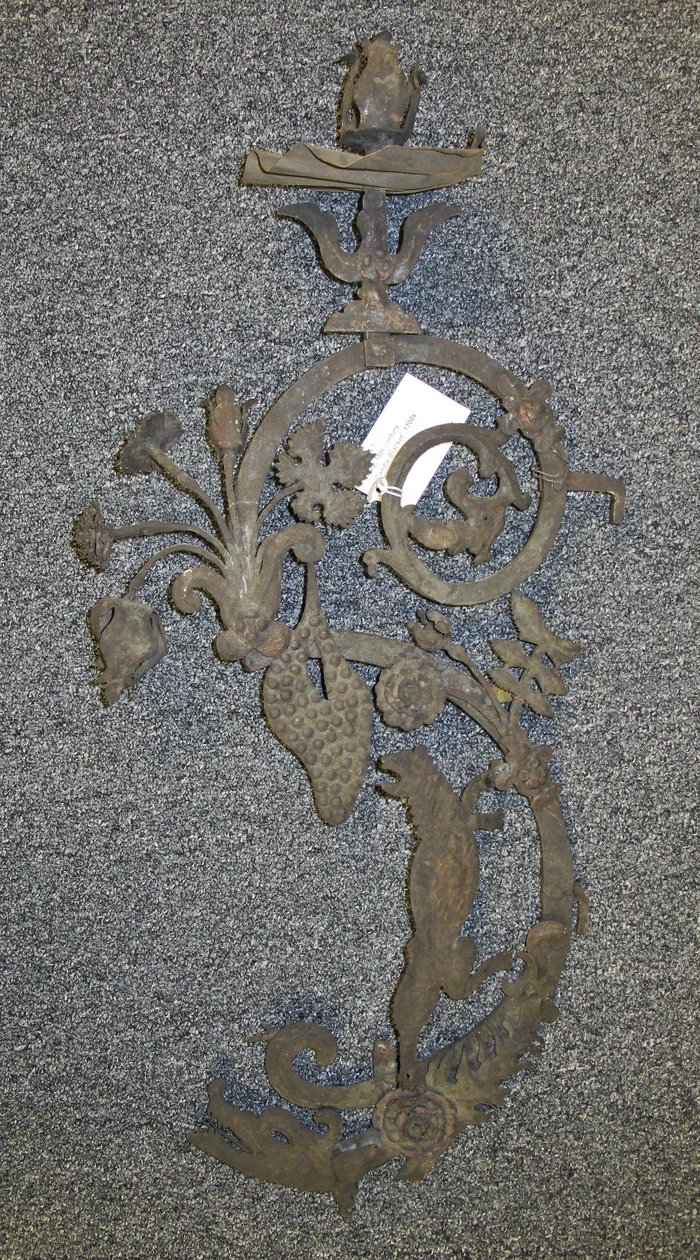 Kynttilän kiinnike tekijältä Unknown artist