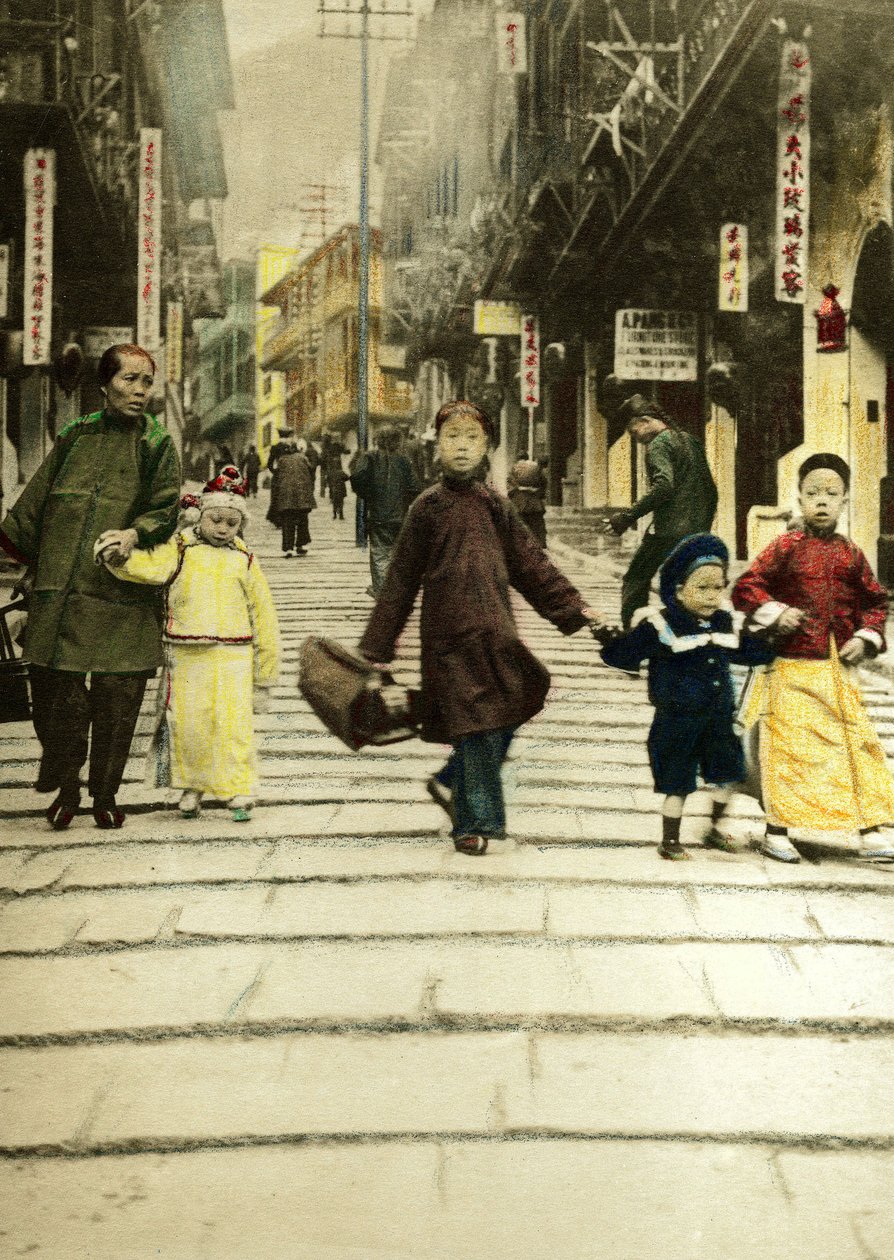 Lapset Pottinger Streetillä Hongkongissa vuonna 1890. Kiina tekijältä Unknown artist