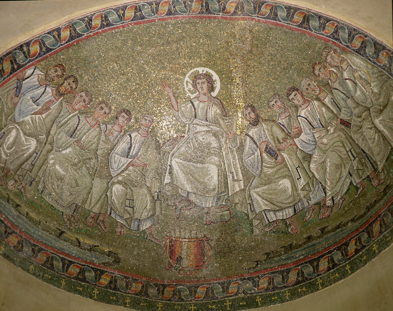 Kristus, lainsäätäjä, apostolien kanssa kruunattuna, San Lorenzo Maggiore, Milano (mosaiikki) tekijältä Unknown artist