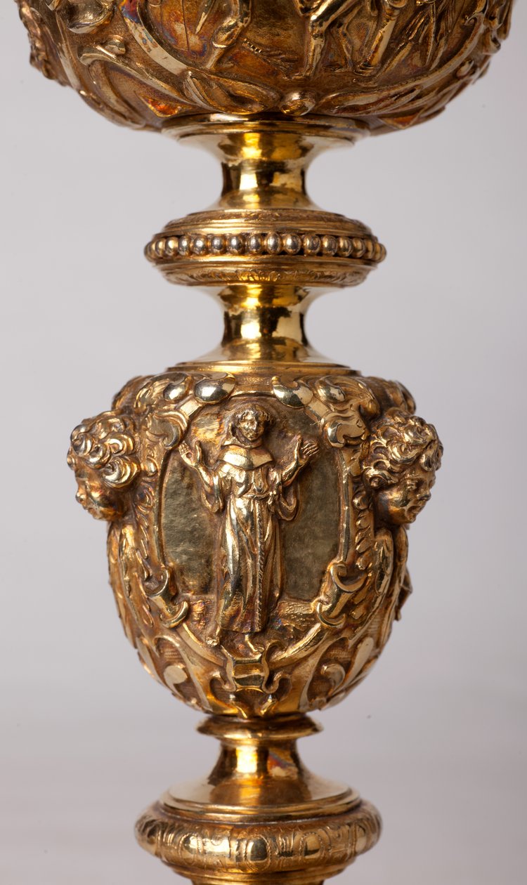 Metallityötä. Malja. Katedraalikappelin dekaanin A. Le Vaillant de la Bassarderien lahja 1726-1758. 1700-luku. Yksityiskohta. tekijältä Unknown artist
