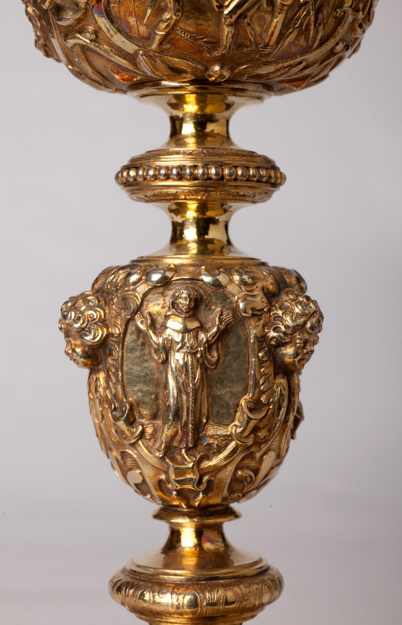 Metallityötä. Malja. Katedraalikappelin dekaanin A. Le Vaillant de la Bassarderien lahja 1726-1758. 1700-luku. Yksityiskohta. tekijältä Unknown artist