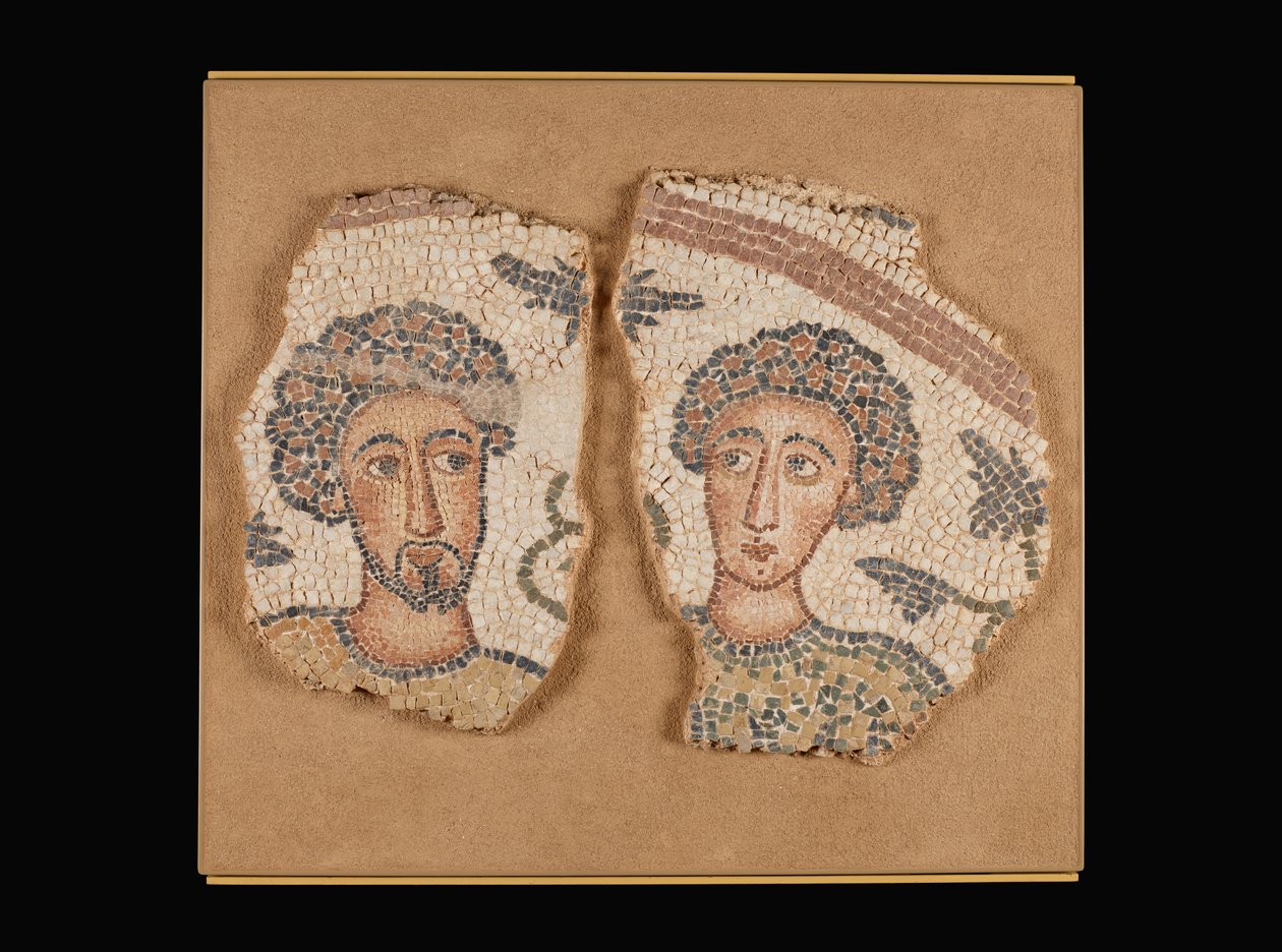 Mosaiikkipaneeli, jossa on kaksi miehen rintakuvaa tekijältä Unknown artist