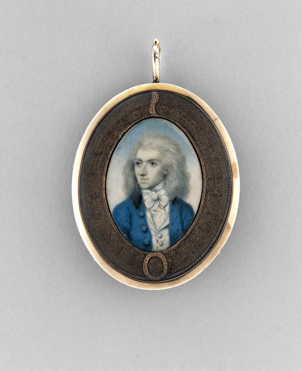 Miehen muotokuva, n. 1790 (akvarelli norsunluun, kullattu, hiukset & lasi) tekijältä Unknown artist