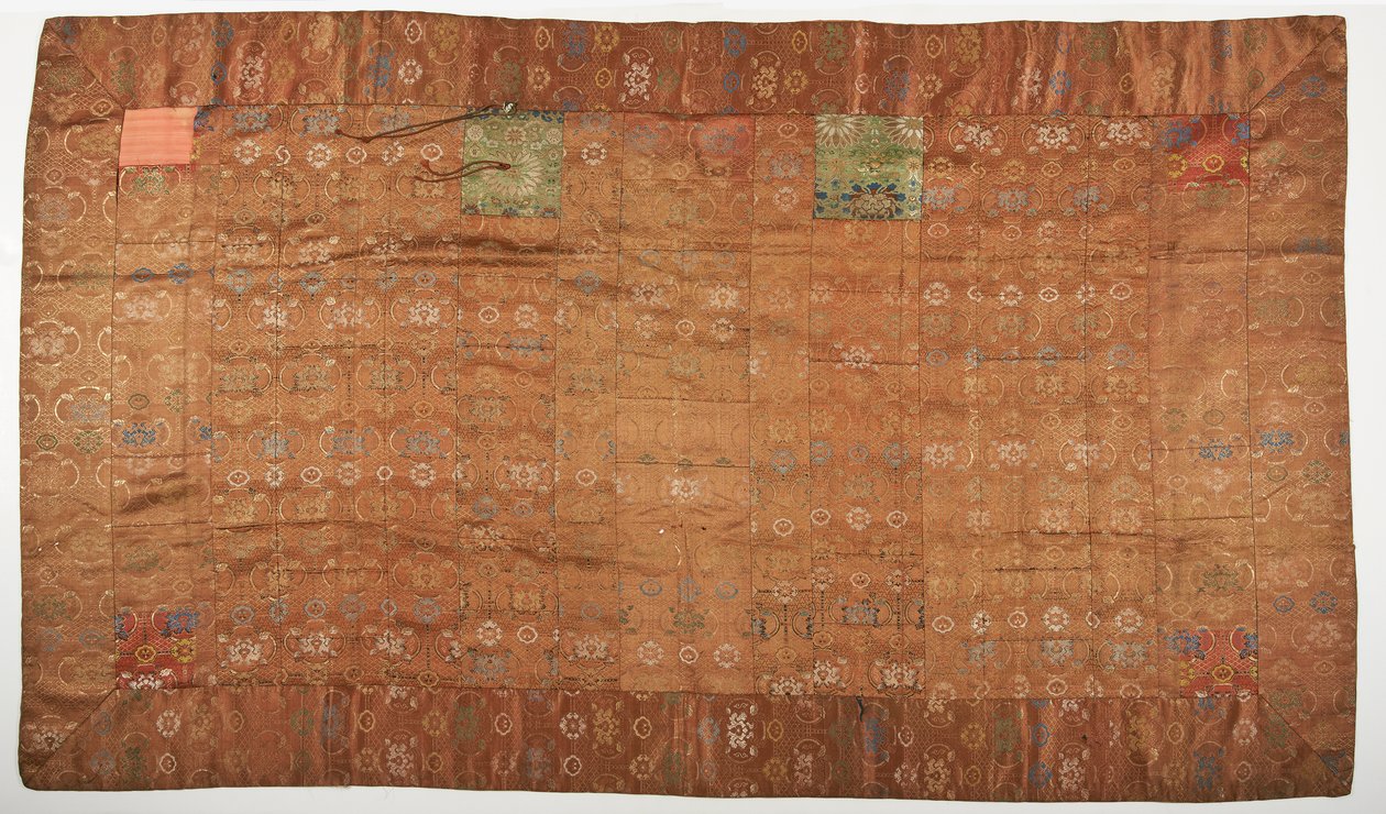 Silkkibrokaatti. Buddhalaisen munkin viitta, paikka: Kesa tekijältä Unknown artist