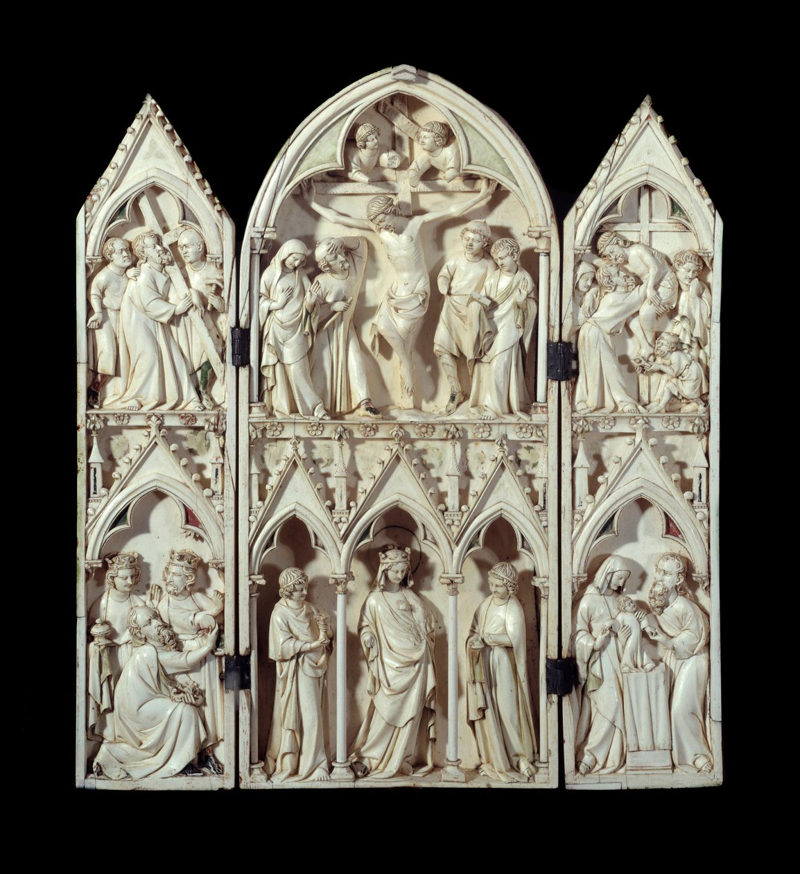 Saint-Sulpice du Tarnin triptyykki: Ristin kantaminen, Ristiinnaulitseminen, Ristin laskeutuminen, Tiedemiesten palvonta, Loistava Neitsyt, Esittely temppelissä. Kaiverretut norsunluunhohtoiset sukat. Noin 1300 Pariisi, Keskiajan kansallismuseo, Thermes d tekijältä Unknown artist