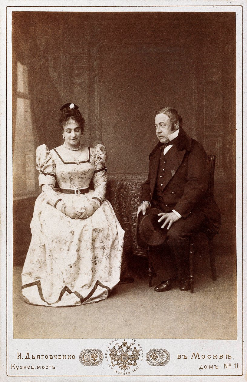 Näyttelijät Maksheev y Nikulin venäläisen kirjailijan Nikolai Vasilievich Gogolin (1809-1852) kohtauksessa "Avioliitto". Maly-teatteri Moskovassa tekijältä Unknown photographer