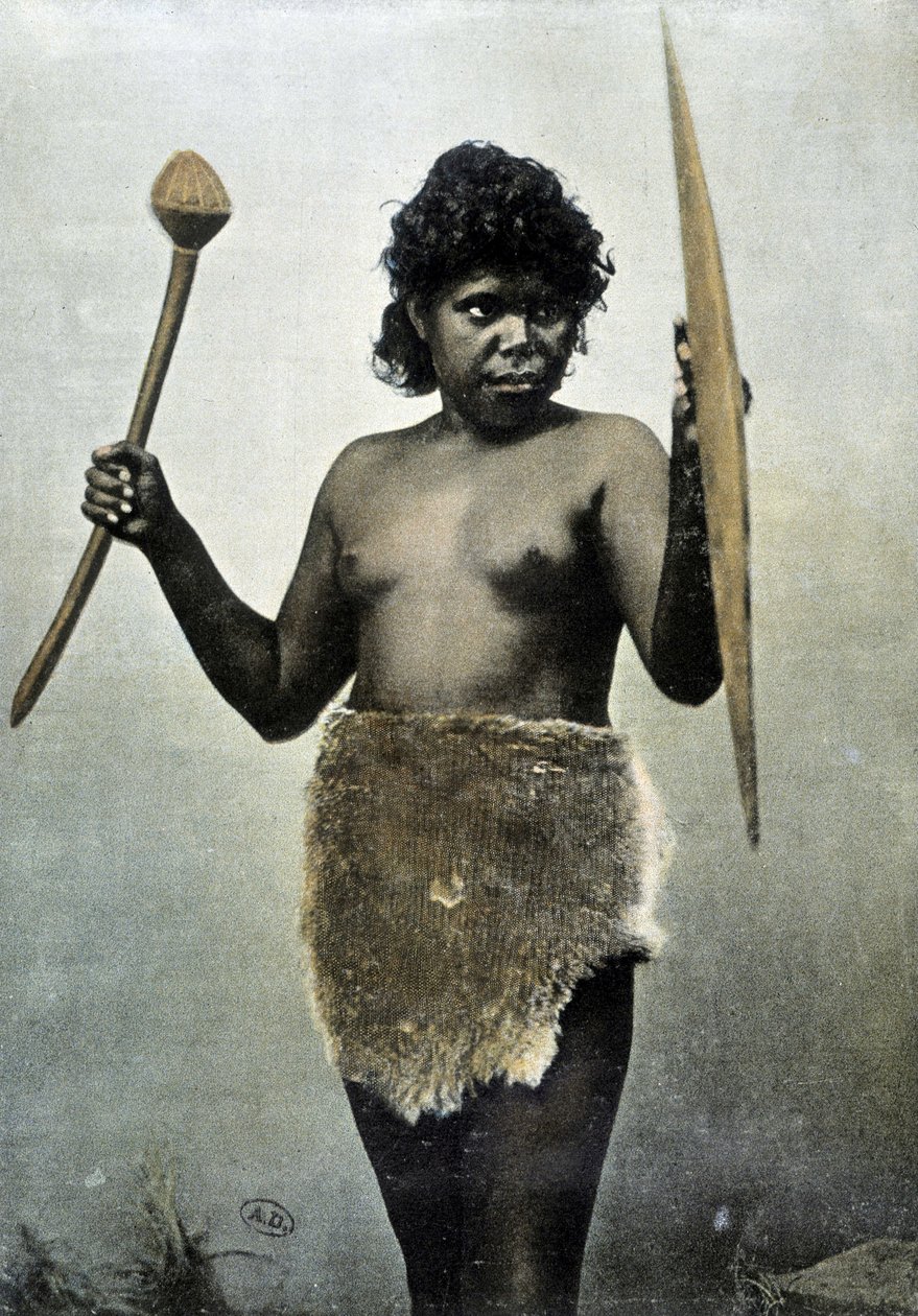Australian aboriginaalivaimo, joka vastaa miehensä käsistä - autochrome tekijältä Unknown photographer