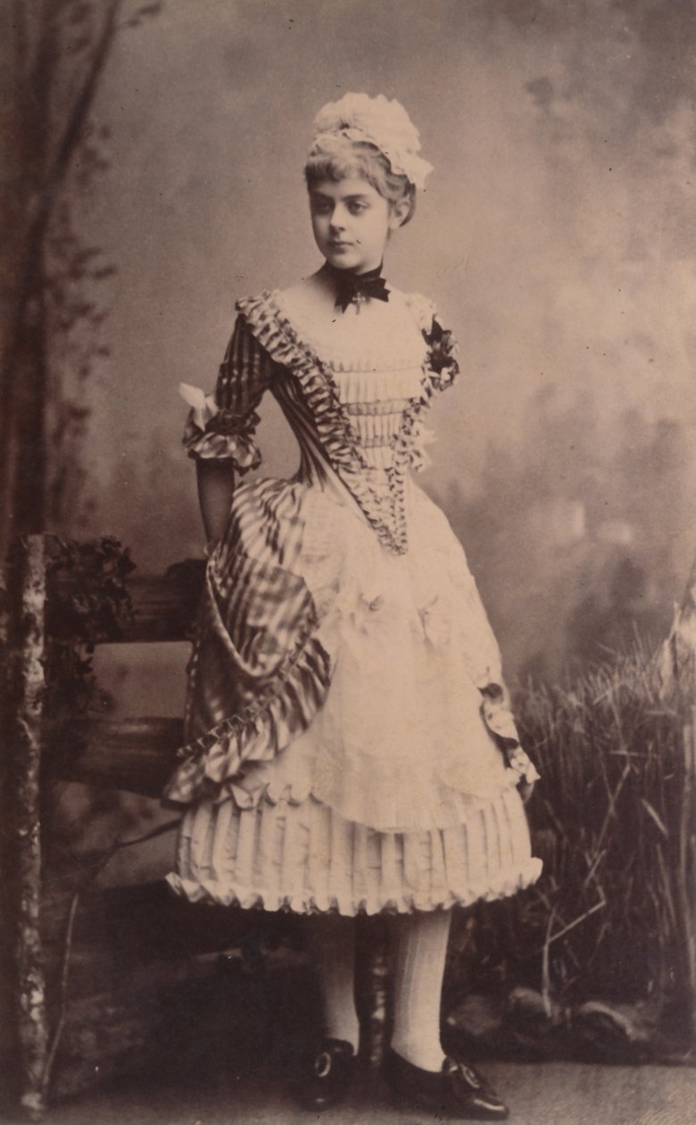 Paronitar Marie Alexandrine "Mary" von Vetsera (19. maaliskuuta 1871 - 30. tammikuuta 1889) (kuva) tekijältä Unknown photographer
