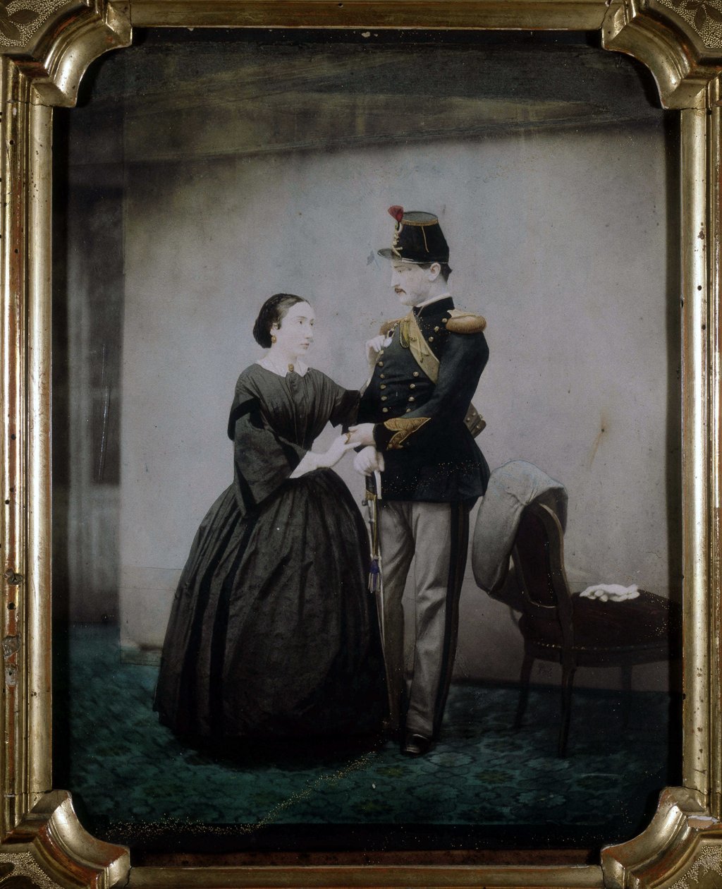 Värillinen valokuva upseerista ja hänen vaimostaan vuodelta 1850. tekijältä Unknown photographer