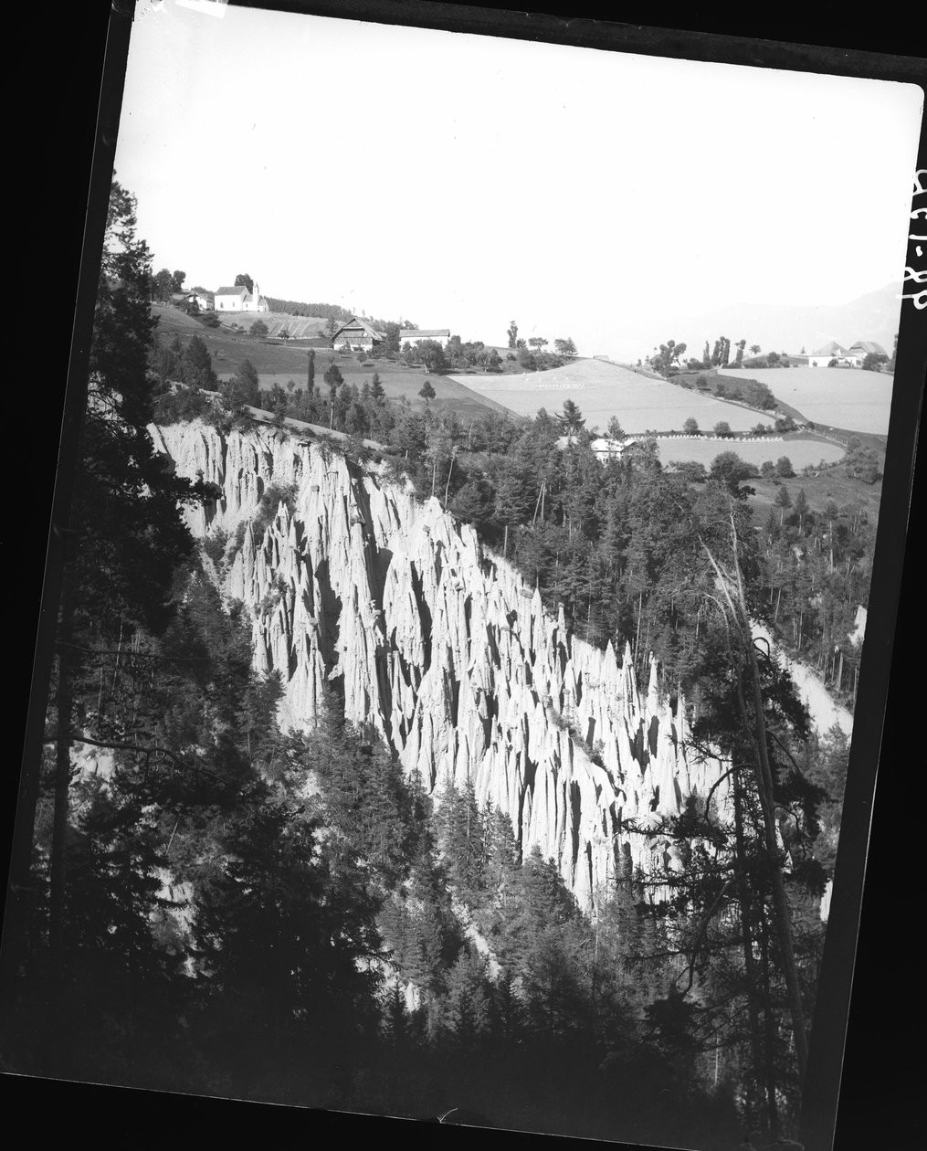 Maapilari Rittenissä lähellä Bolzanoa tekijältä Unknown photographer