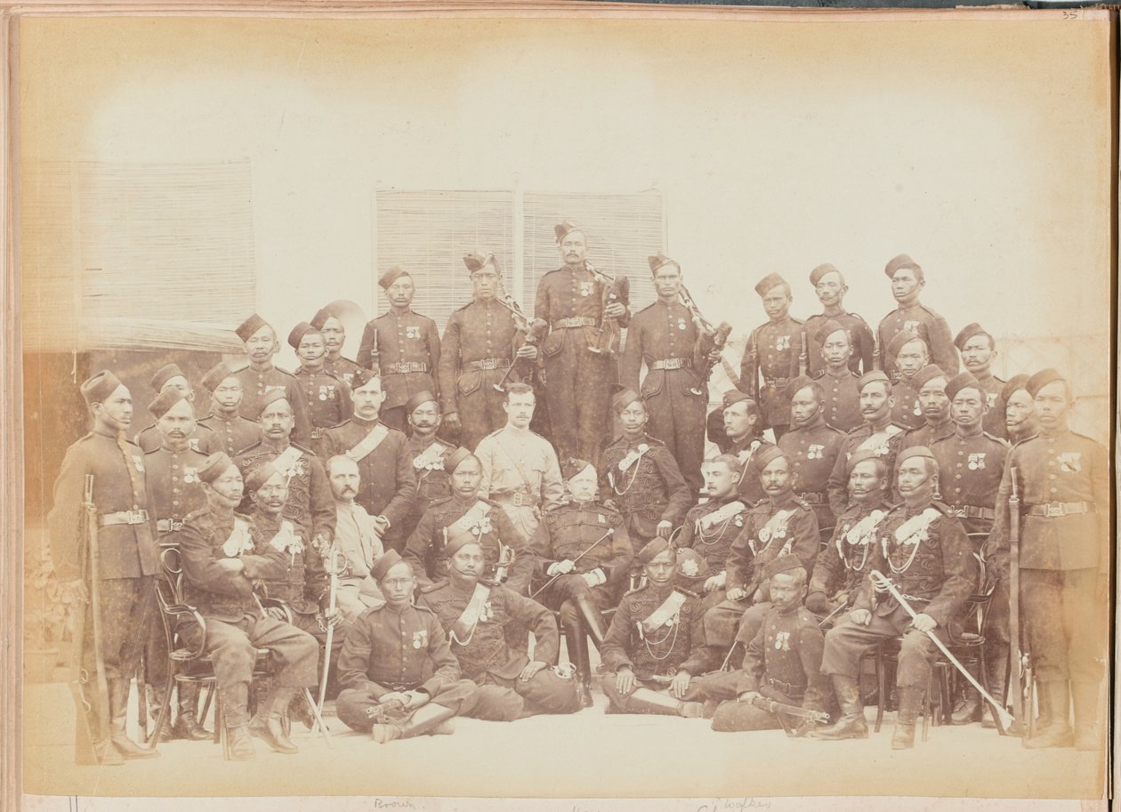 4. gurkha- (kivääri) rykmentin gurkha-alsut ja kiväärimiehet tekijältä Unknown photographer