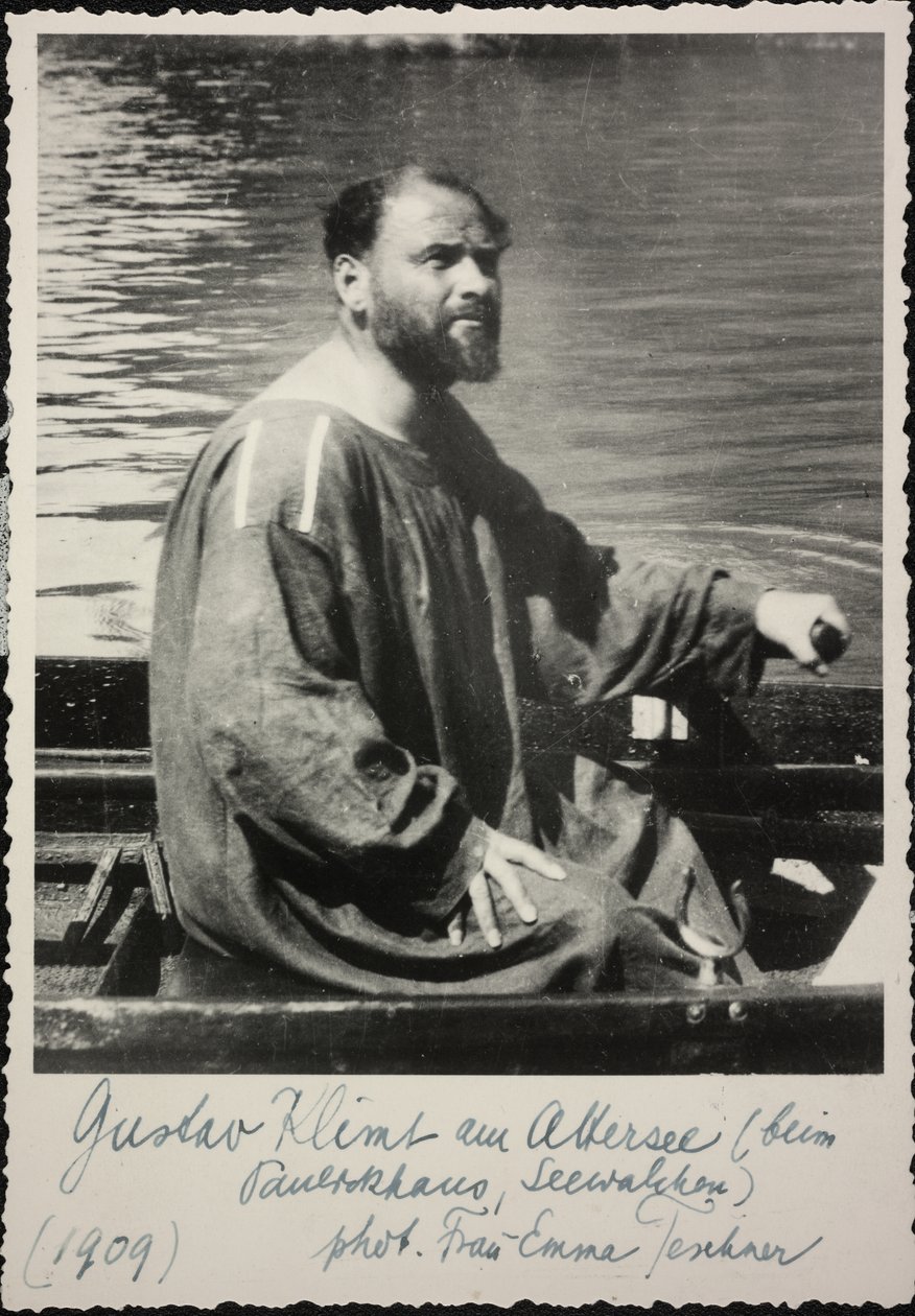 Gustav Klimt soutuveneessä tekijältä Unknown photographer
