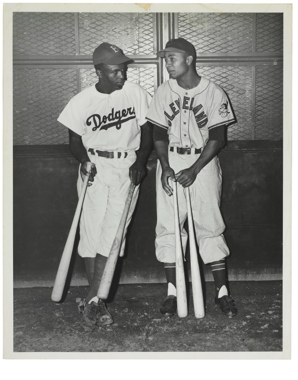 Jackie Robinson ja Larry Doby, n. 1947 (valokuva (b/w) tekijältä Unknown photographer