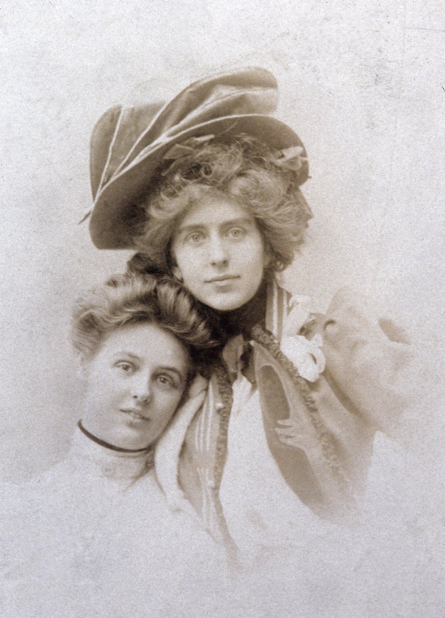 Natalie Clifford Barney ja Renee Vivien, Ranska, noin 1900 (s/w-kuva). tekijältä Unknown photographer
