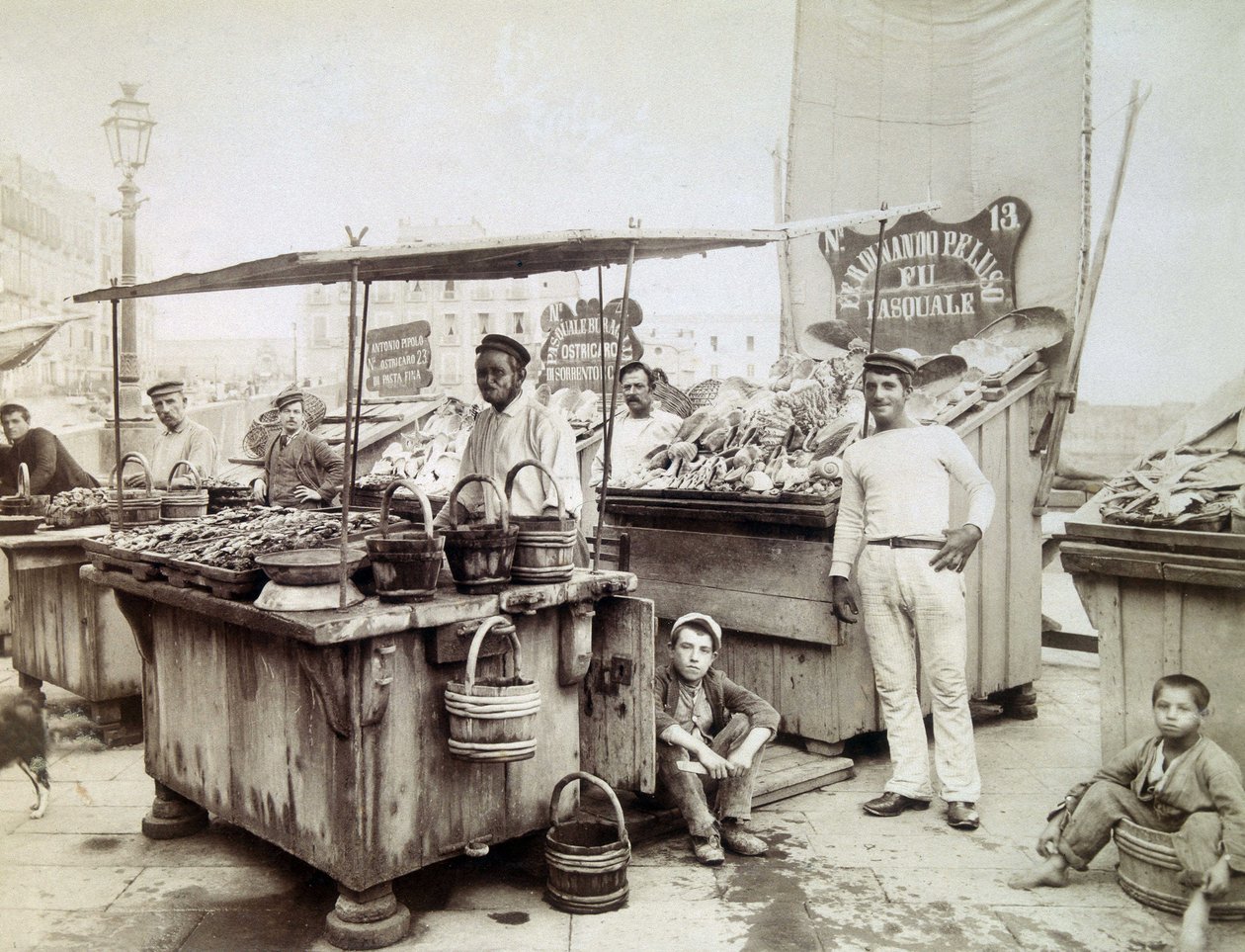 Osterimyyjät Santa Luciasta Napoliin, 1800-luvun loppu tekijältä Unknown photographer