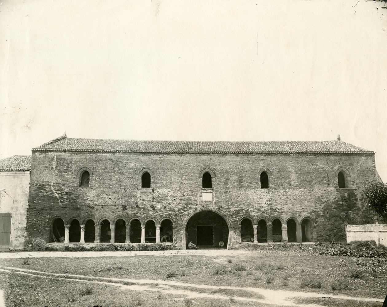 Palazzo della Ragione, Pomposan luostari, Emilia-Romagna, Italia, noin 1890 tekijältä Unknown photographer