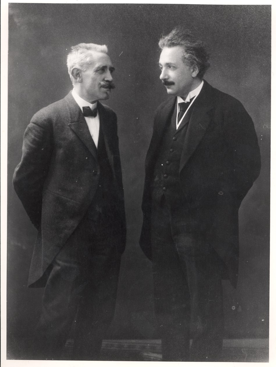 Paul Langevin e Albert Einstein finlandês tekijältä Unknown photographer