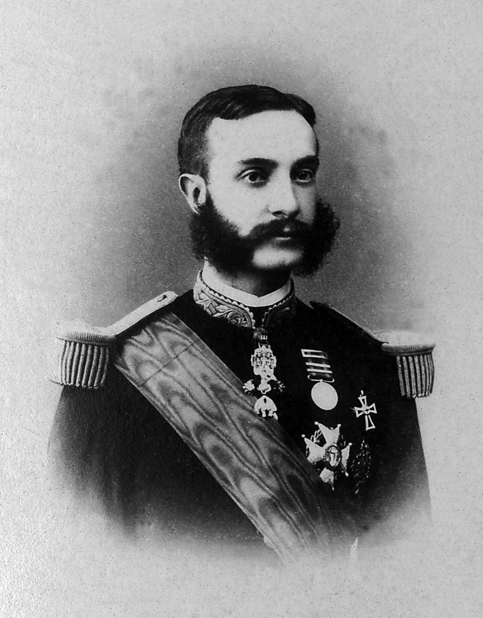 Alfonso XII:n (1857-1885) muotokuva, hänestä tuli Espanjan kuningas vuosina 1874-1885 pitkän maanpaossa Euroopassa. tekijältä Unknown photographer