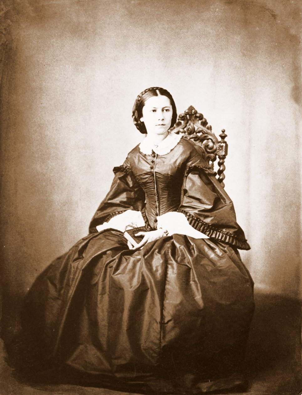 Robert Schumannin vaimon Clara Schumannin (1819 - 1896) muotokuva. tekijältä Unknown photographer