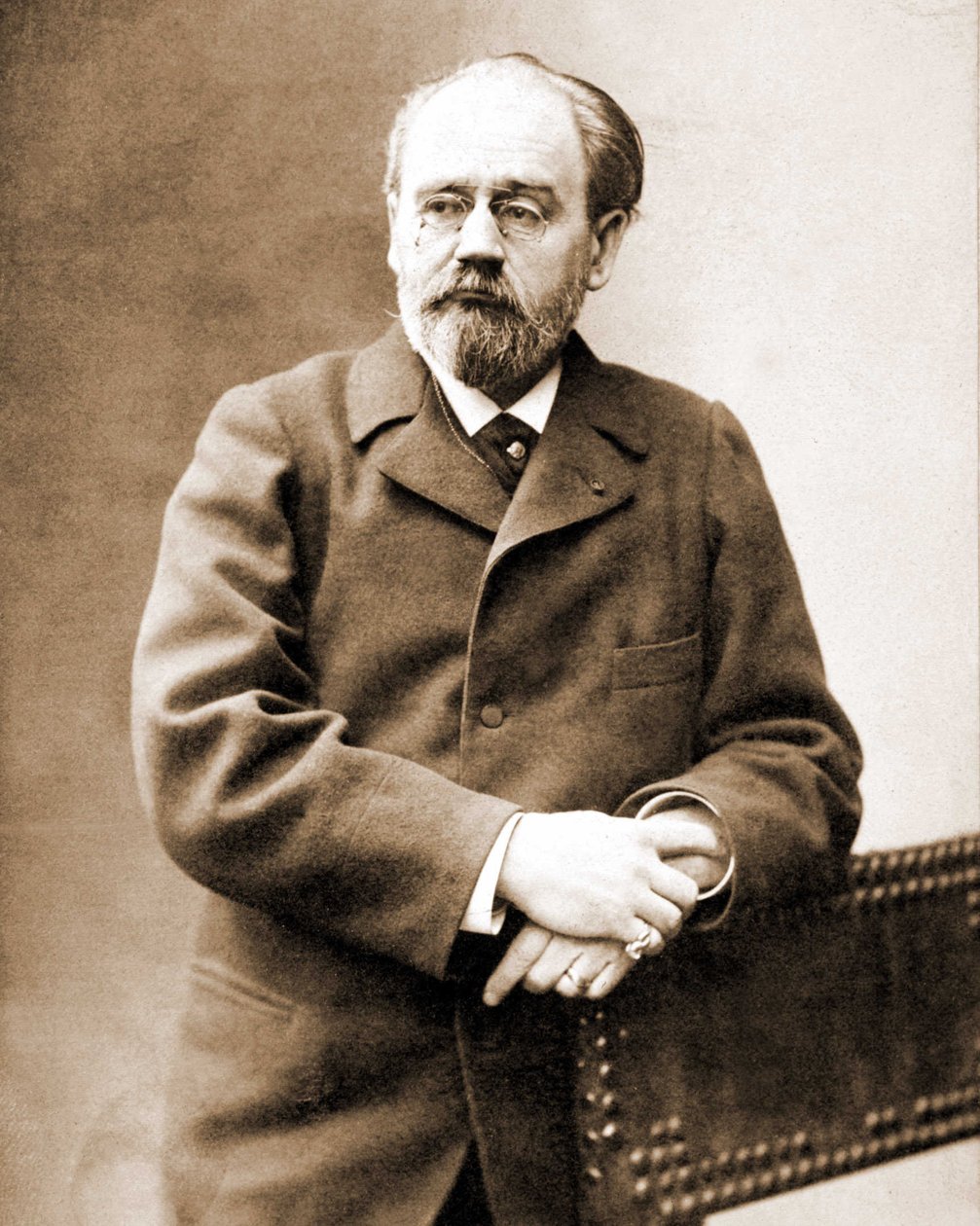 Muotokuva Emile Zolasta (1840 - 1902), ranskalaisesta kirjailijasta. tekijältä Unknown photographer