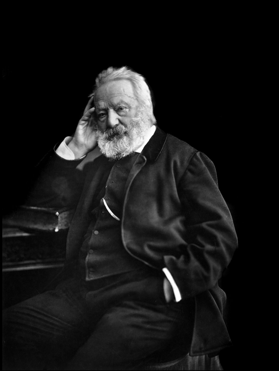Englantilaisen kirjailijan Victor Hugon muotokuva n. 1880 (b/wphoto) tekijältä Unknown photographer