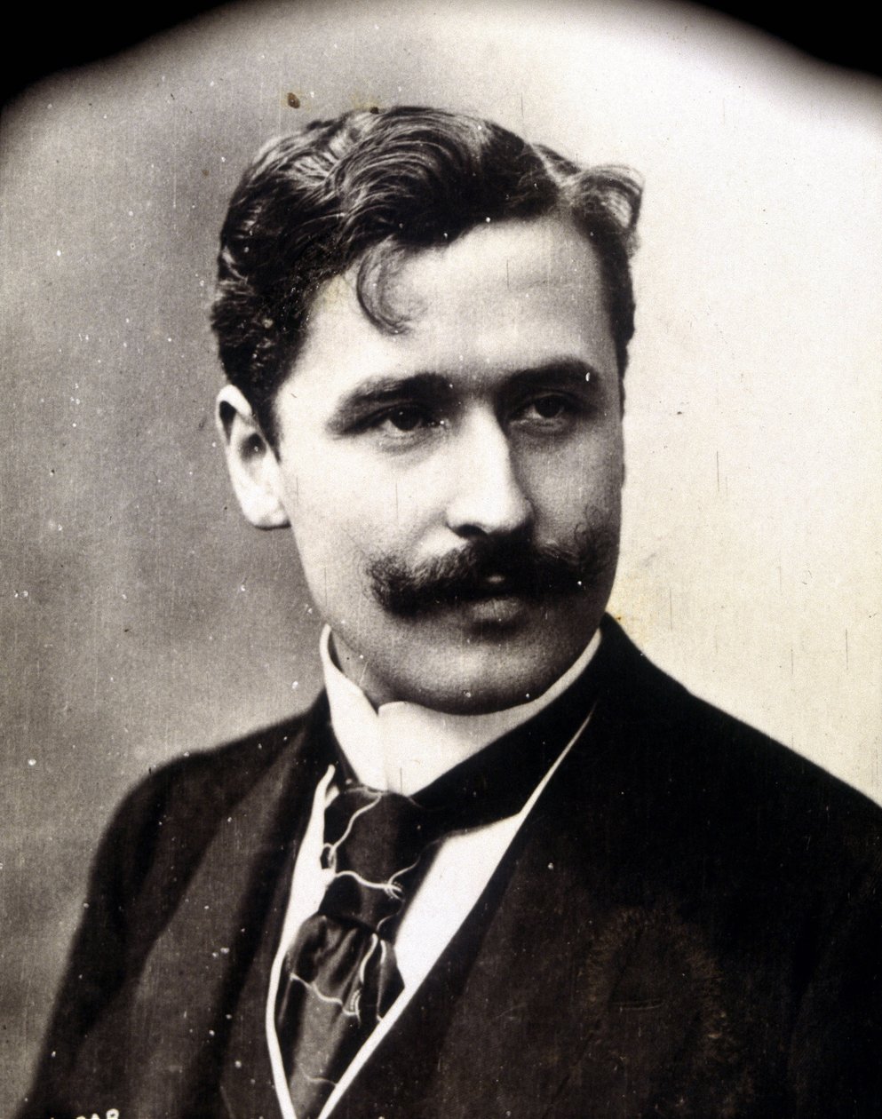 Georges Feydeaun muotokuva tekijältä Unknown photographer