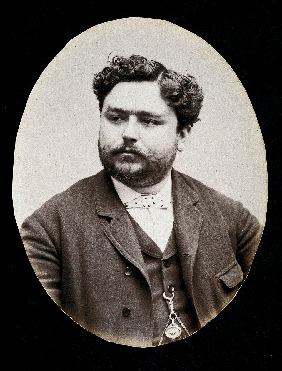 Isaac Albenizin muotokuva tekijältä Unknown photographer