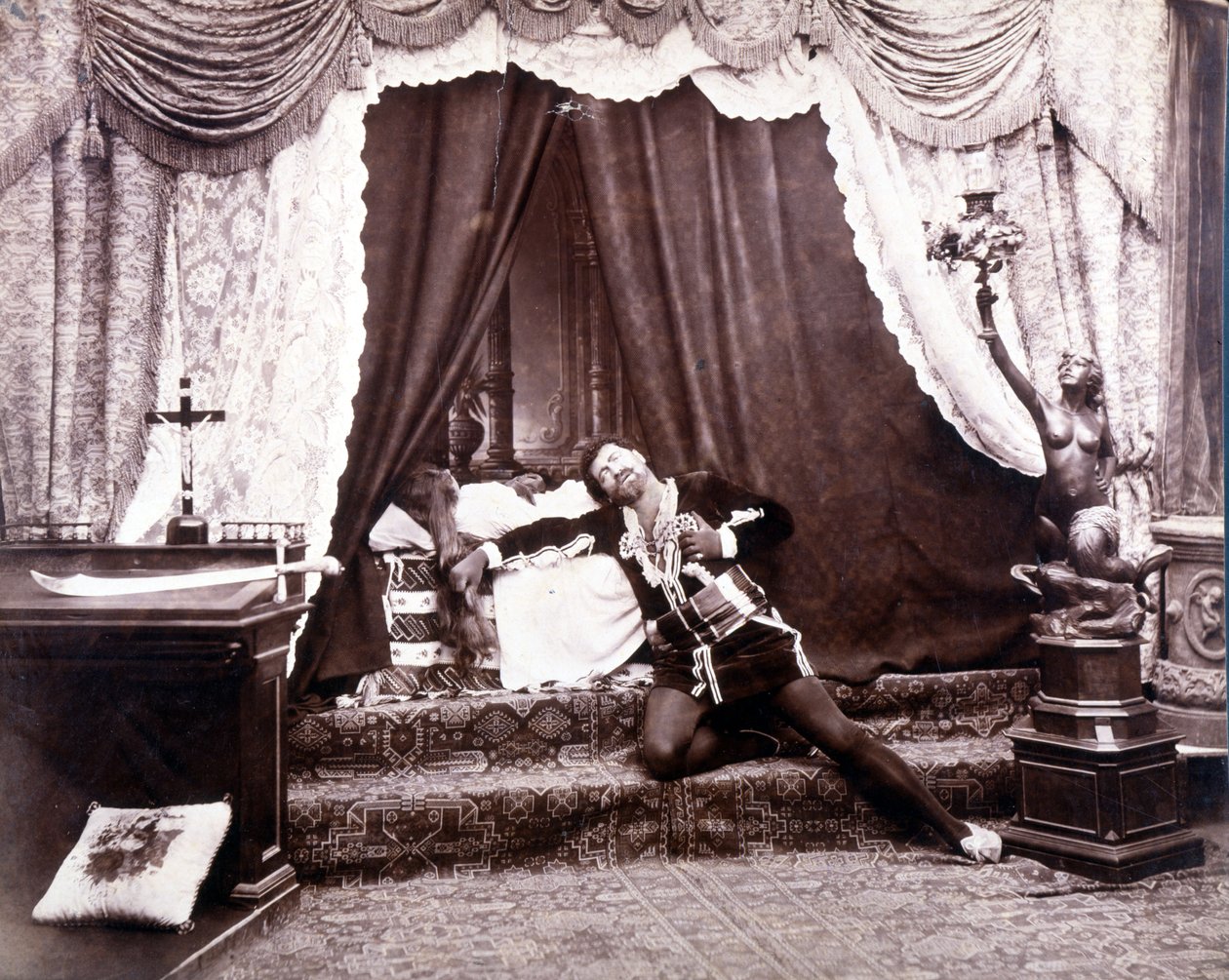 Italian tenorin Francesco Tamagnon (1850 - 1905) muotokuva Giuseppe Verdin Otellon viimeisessä näytöksessä tekijältä Unknown photographer