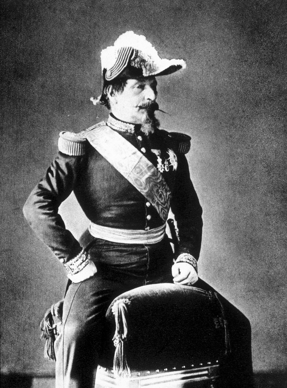 Muotokuva Napoleon III:sta istumassa califourchonissa jakkaralla. tekijältä Unknown photographer