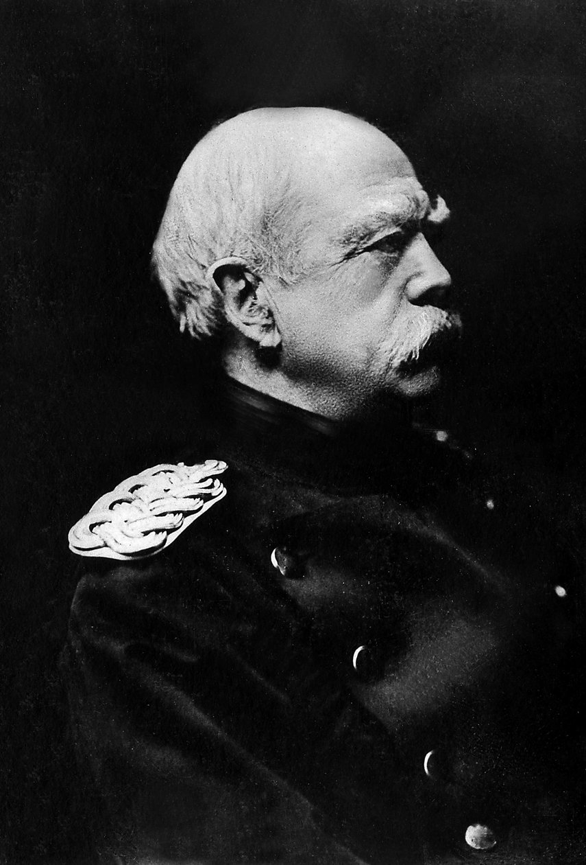 Preussin ja Saksan valtakunnan liittokanslerin Otto Eduard Leopold von Bismarckin (1815-1890) muotokuva. tekijältä Unknown photographer