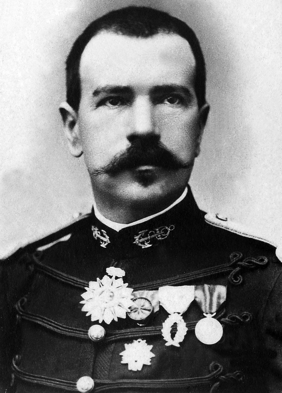 Parfait Louis (Perfect-Louis) Monteil (1855-1925), luutnantti, merijalkaväen eversti ja Afrikan ja Indokiinan tutkimusmatkailija, muotokuva. tekijältä Unknown photographer