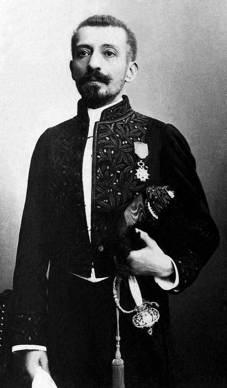 Pierre Lotin (1850-1923), kirjailijan ja Ranskan laivaston upseerin muotokuva akateemisessa asussa. tekijältä Unknown photographer