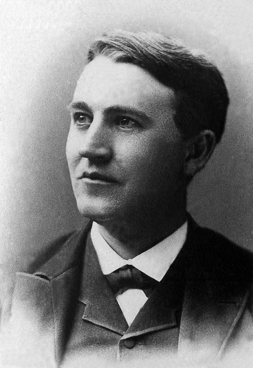 Muotokuva Thomas Alva Edisonista (1847-1931), yhdysvaltalaisesta liikemiehestä ja keksijästä. tekijältä Unknown photographer