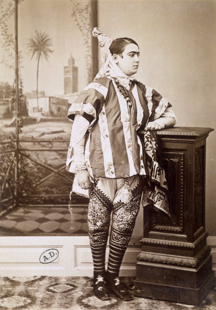 Tunisian juutalaisen naisen muotokuva tekijältä Unknown photographer