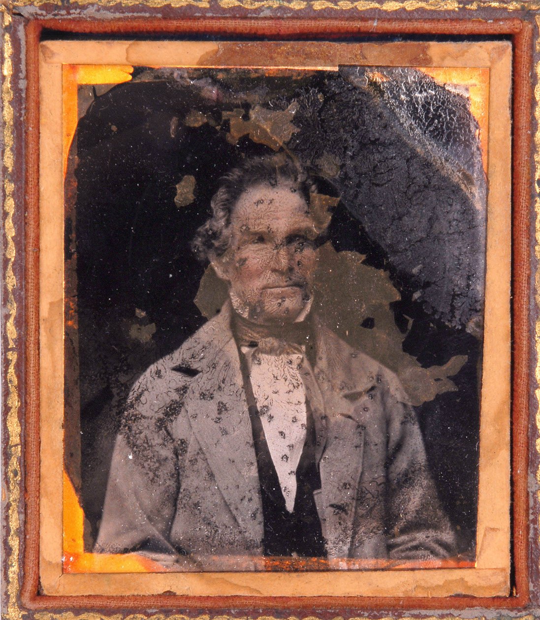 Miehen muotokuva. Daguerrotypia (Daguerre) kehyksen alla noin 1850. tekijältä Unknown photographer