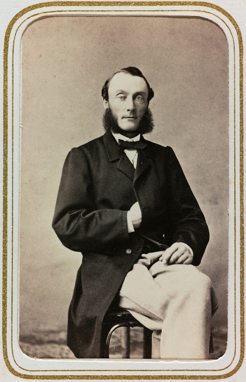 Miehen muotokuva, carte de visite; kannessa merkintä "Robert Ditzinger (1826-1891)". tekijältä Unknown photographer