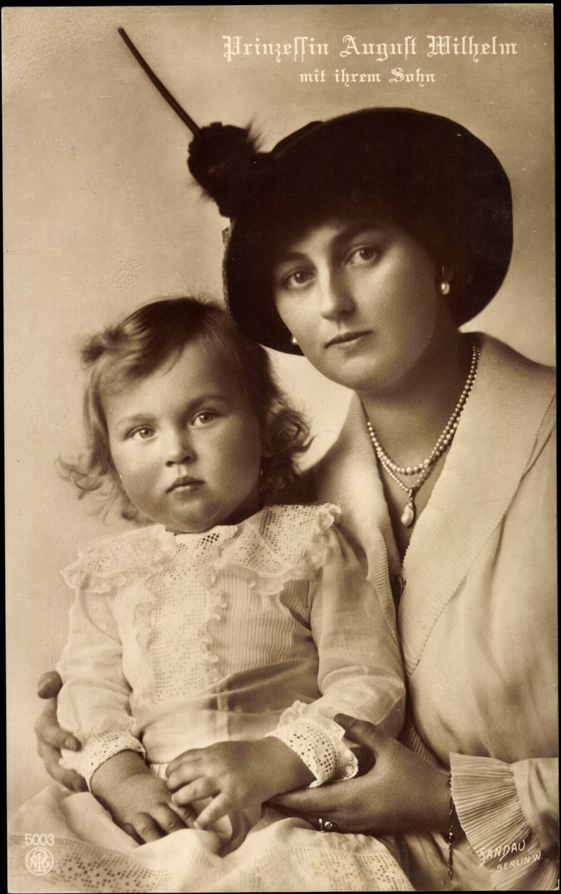 Prinsessa August Wilhelm ja poika, NPG 5003 tekijältä Unknown photographer