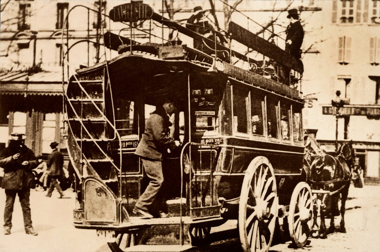 Hevosen vetämän raitiovaunun takaosa. tekijältä Unknown photographer