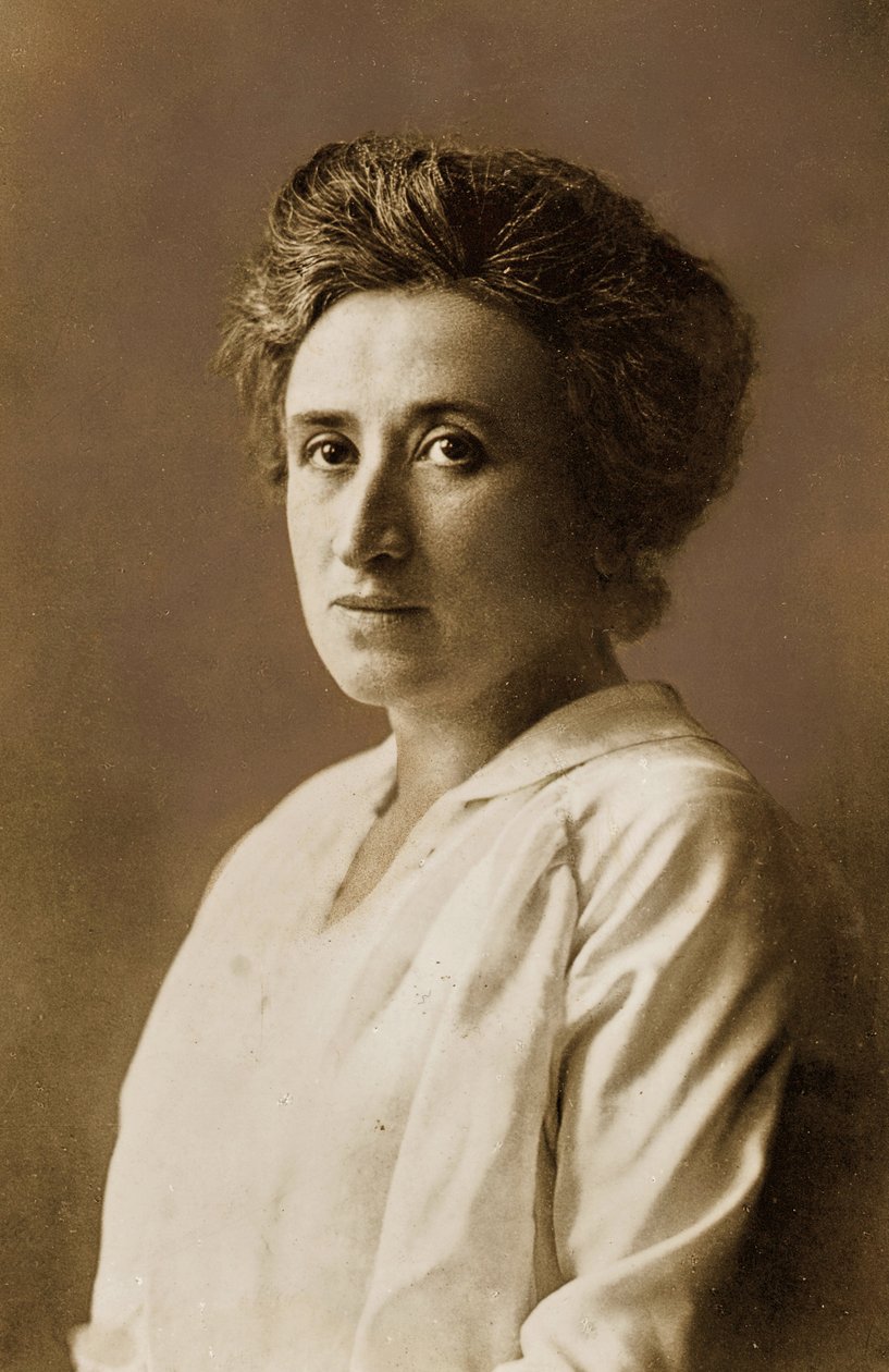 Rosa Luxemburg, noin 1911 (seepiapainatus) tekijältä Unknown photographer