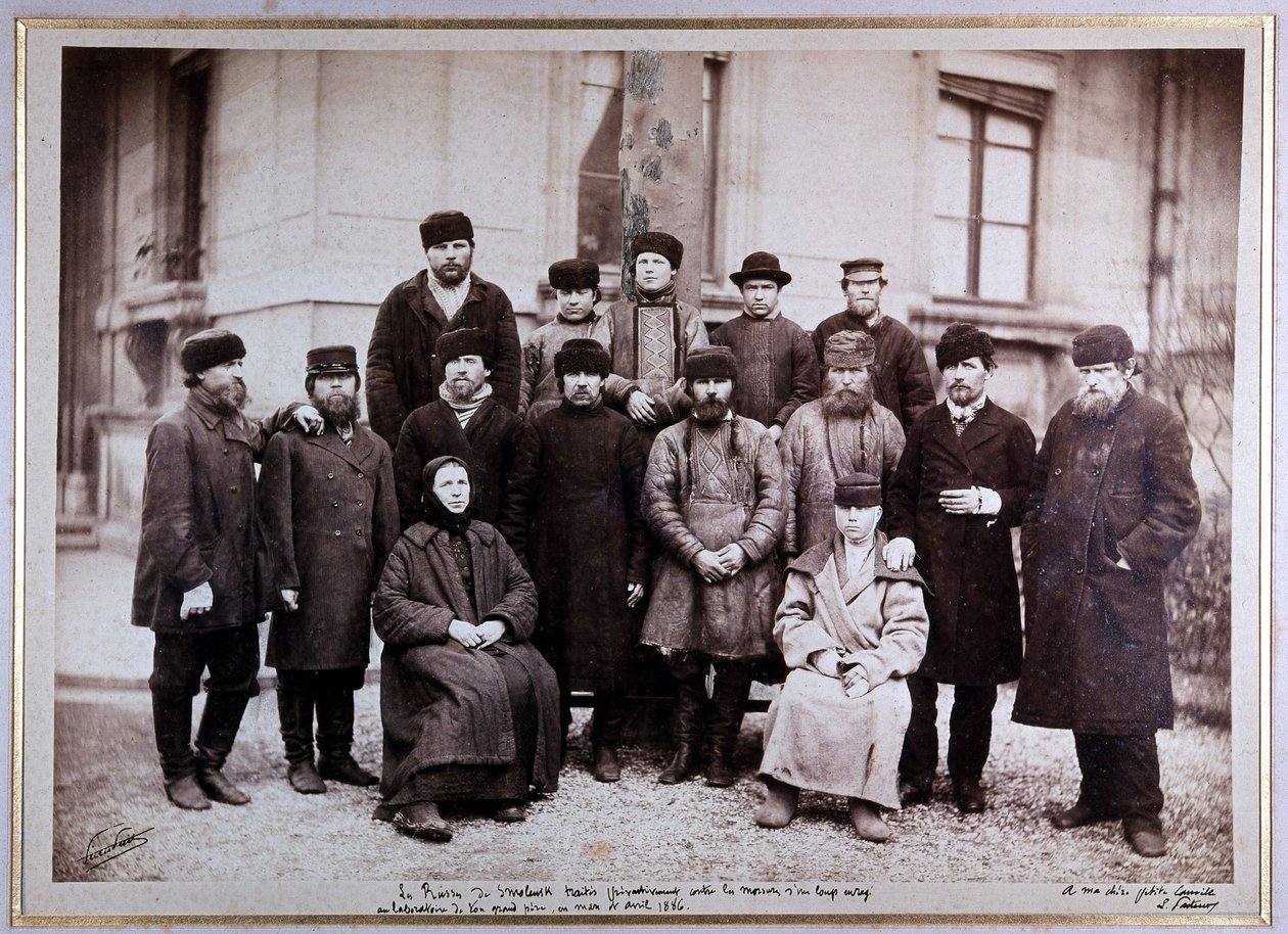 Smolenskin venäläiset, raivotaudin vastaisia tutkielmia tekijältä Unknown photographer